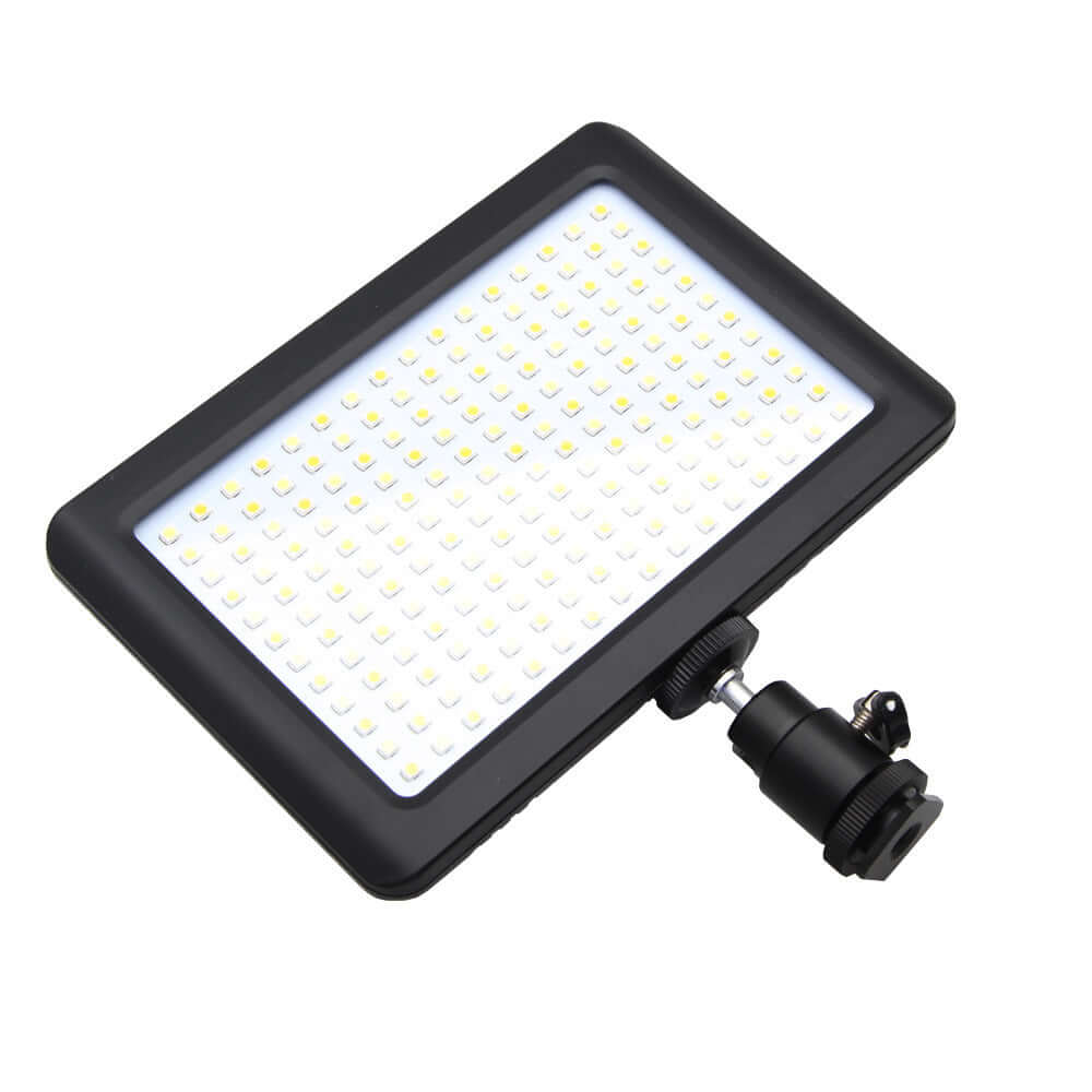 PAD192 portable photography light with adjustable mount for SLR cameras and enhanced fill lighting.