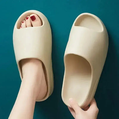 Unisex EVA thick-soled non-slip odor-resistant outdoor slippers for men and women, ideal for home and casual wear.